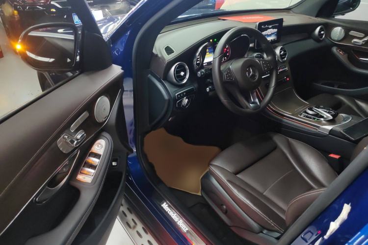 Used Mercedes-Benz GLC 2016 GLC 300 4MATIC Dynamic Model
