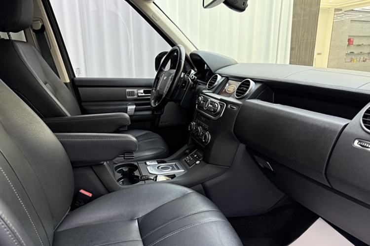 Used Land Rover Discovery 2016 3.0 SC Obsidian Black Heritage Edition SE