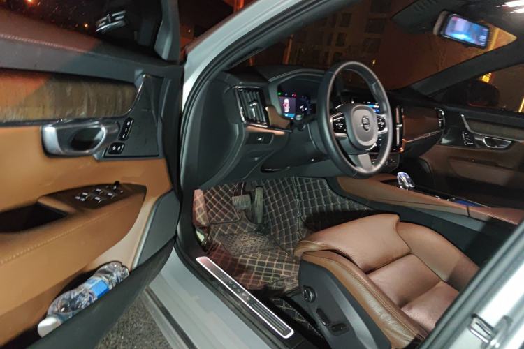 Used Volvo S90 2023 B5 Zhiyuan Luxury Edition
