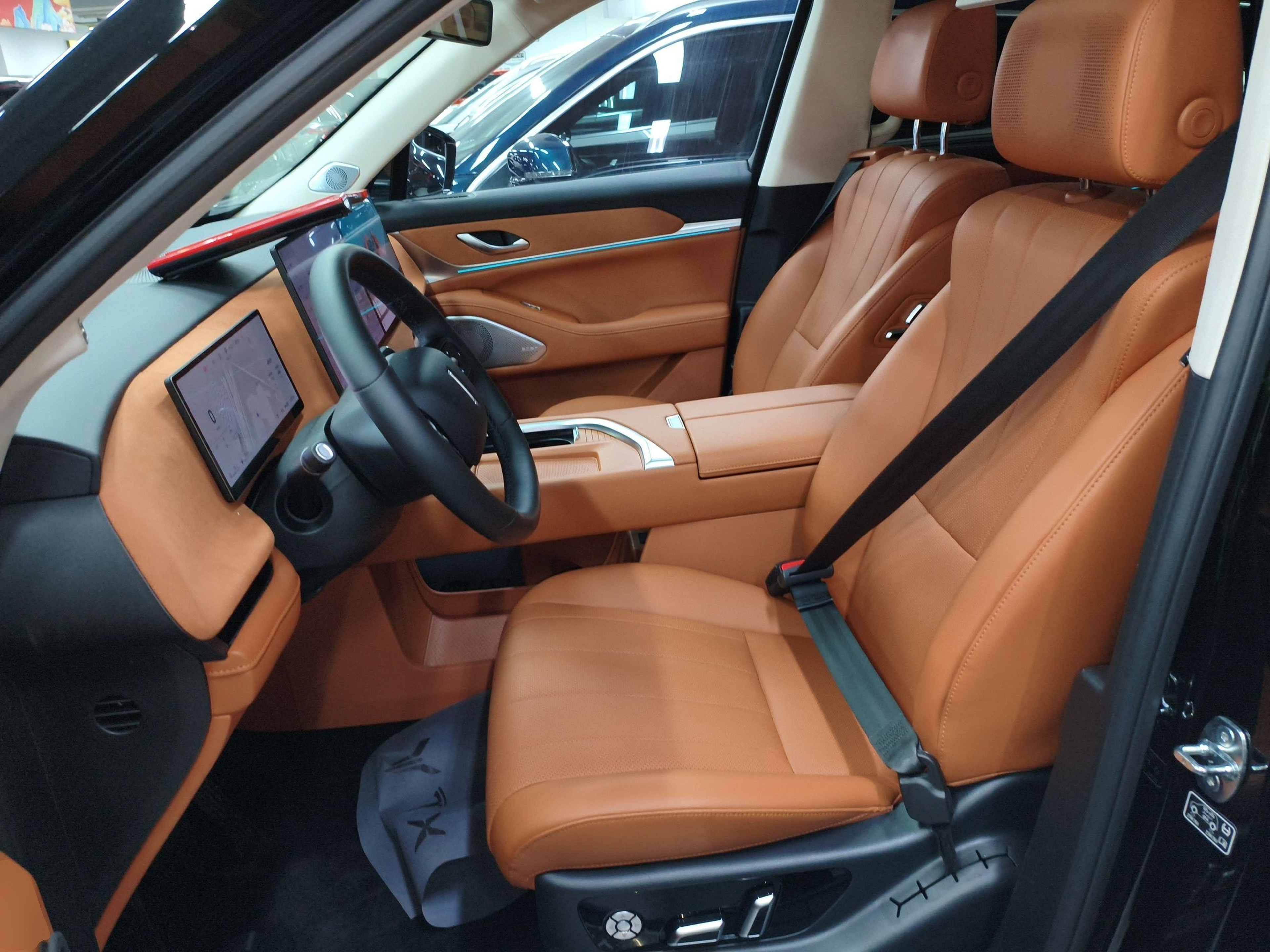 Переднее сиденье в автомобиле