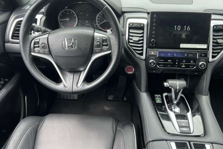 Used Honda UR-V 2017 240TURBO Two-Wheel Drive Luxury Edition China V
