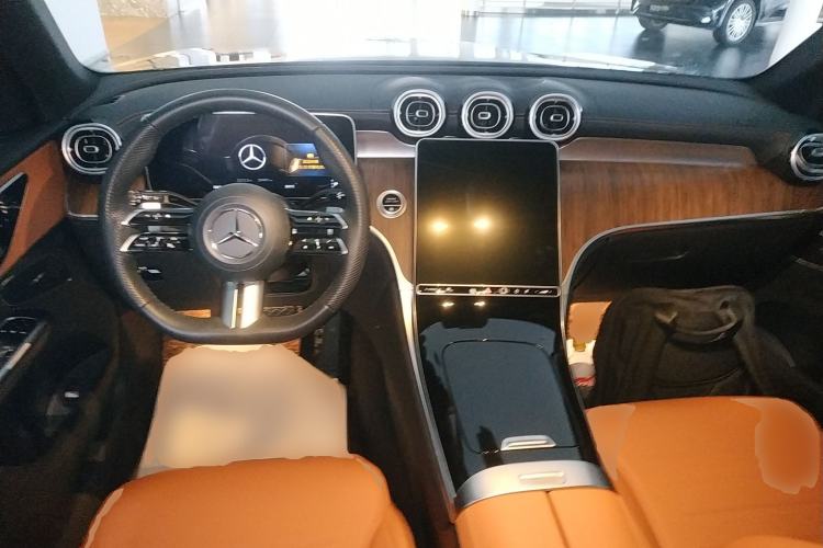 Used Mercedes-Benz GLC 2024 GLC 300 L 4MATIC Dynamic Edition 5-seater
