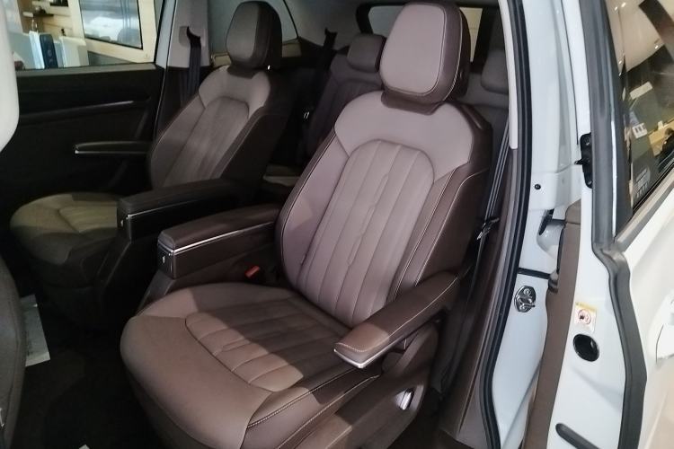 Used Volkswagen Viloran 2024 330TSI Luxury Edition
