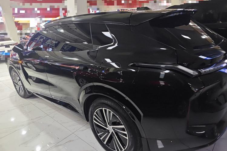 Used Lynk & Co 08 EM-P 2025 120km Long-Range Halo
