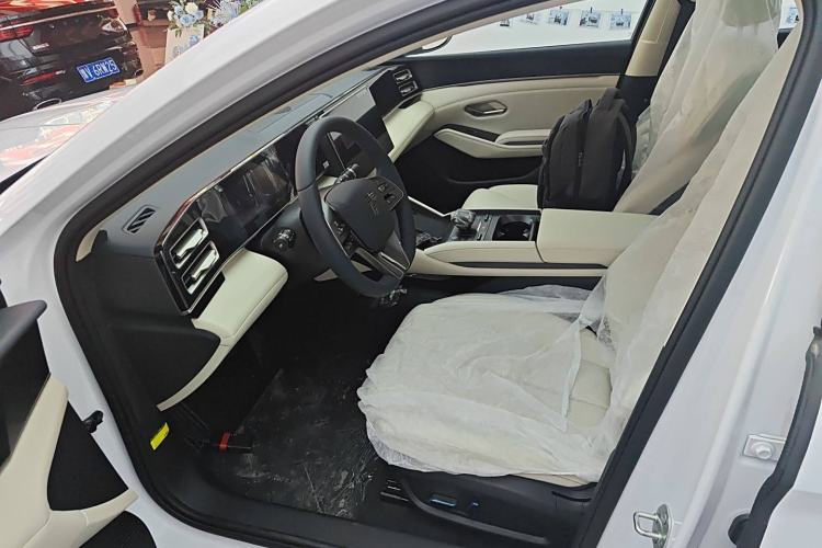 Used BYD Qin L 2024 DM-i 120KM Leading Model
