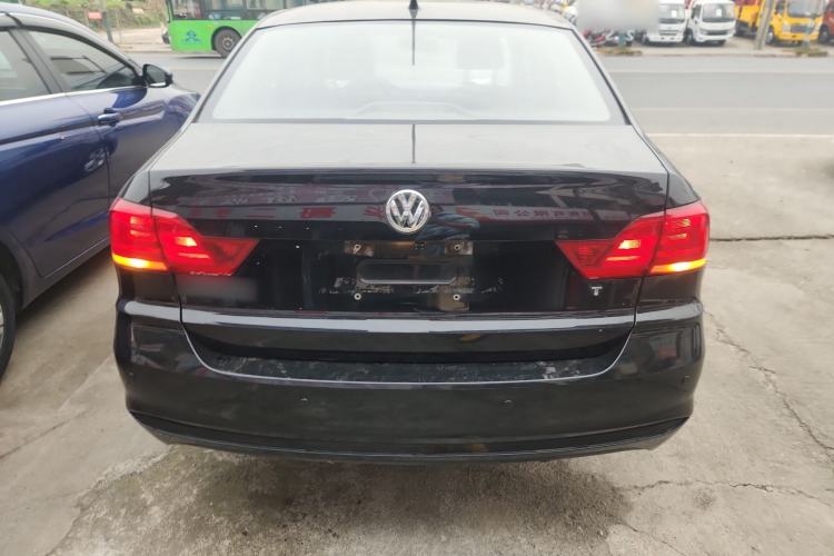 Used Volkswagen Santana 2016 1.4L Manual Fashion Edition
