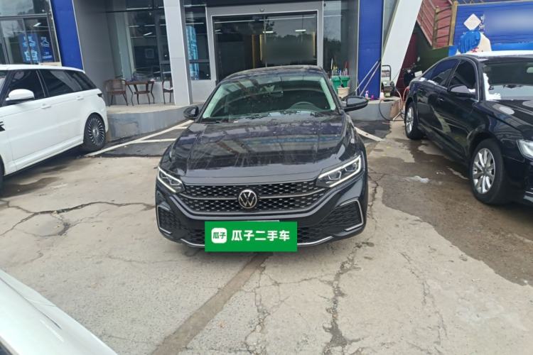 Used Volkswagen Passat 2022 330TSI Starry Luxury Edition – Exclusive Special Edition