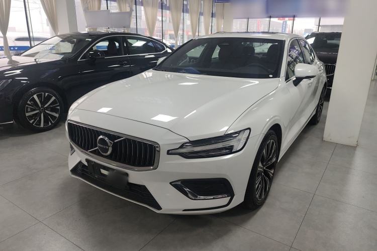 Used Volvo S60 2024 B4 Zhiyuan Luxury Edition
