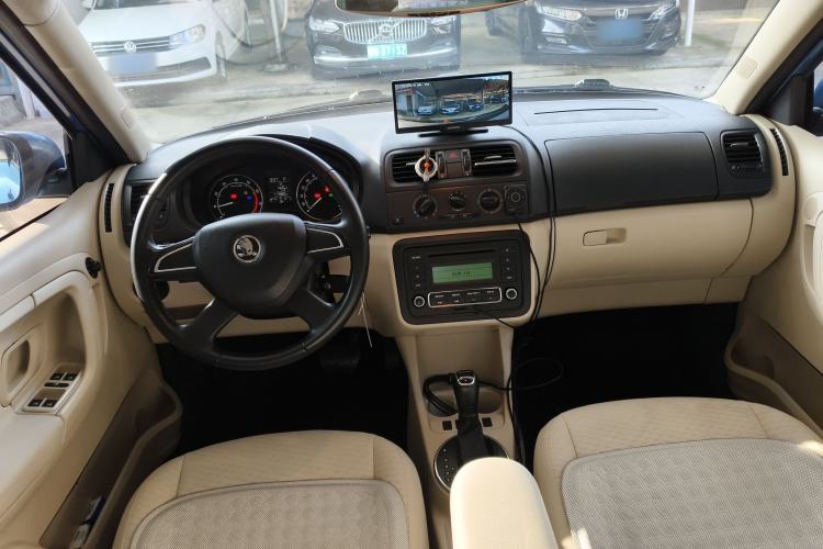 Used Skoda Fabia 2014 1.4L Automatic Crystal Edition
