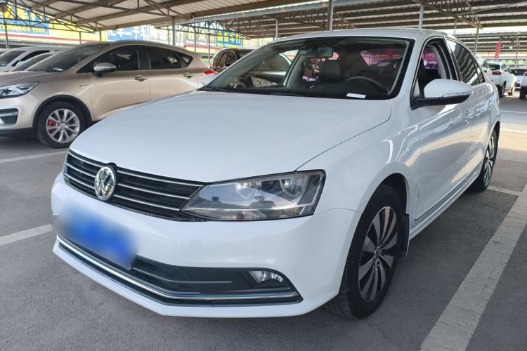 Used Volkswagen Sagitar 2017 230TSI Automatic Comfort Version
