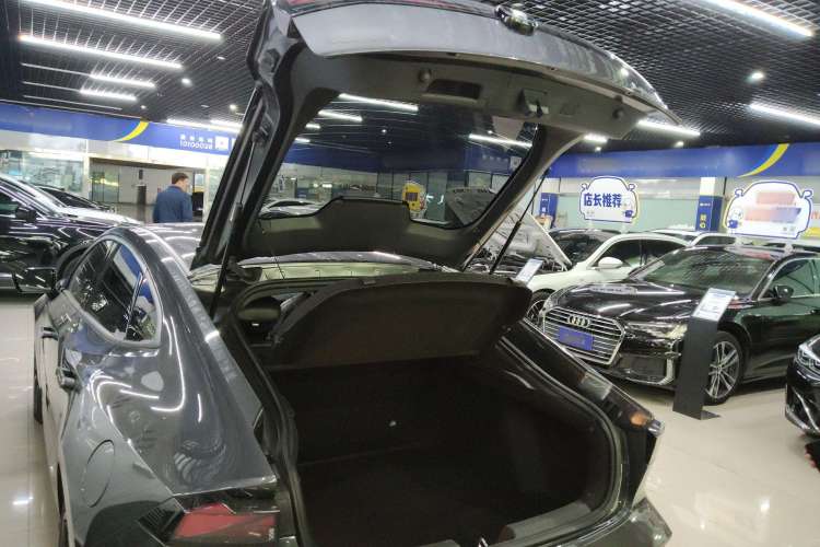 Used Changan UNI-V iDD 2023 ZhiDian iDD 1.5T 113km Smart & Fun Version
