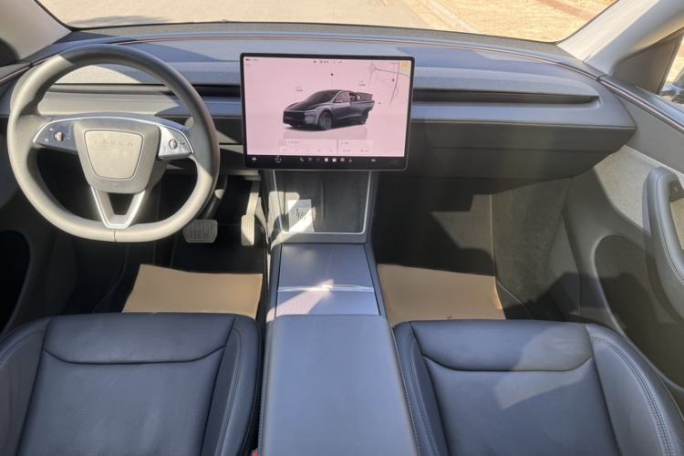 Used Tesla Model Y 2025 Rear-Wheel-Drive Version
