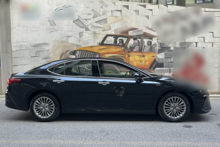 Used Toyota Camry 2024 Dual-Motor 2.0 HGVP Luxury Edition
