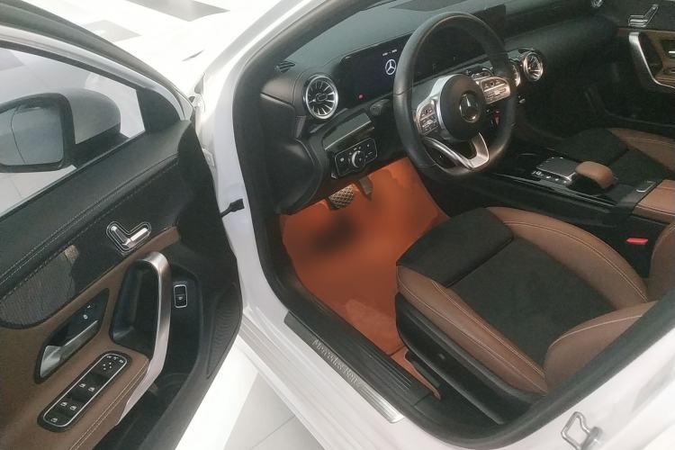 Used Mercedes-Benz A-Class 2022 Revised Version A 200 L Sport Sedan Fashionable Style