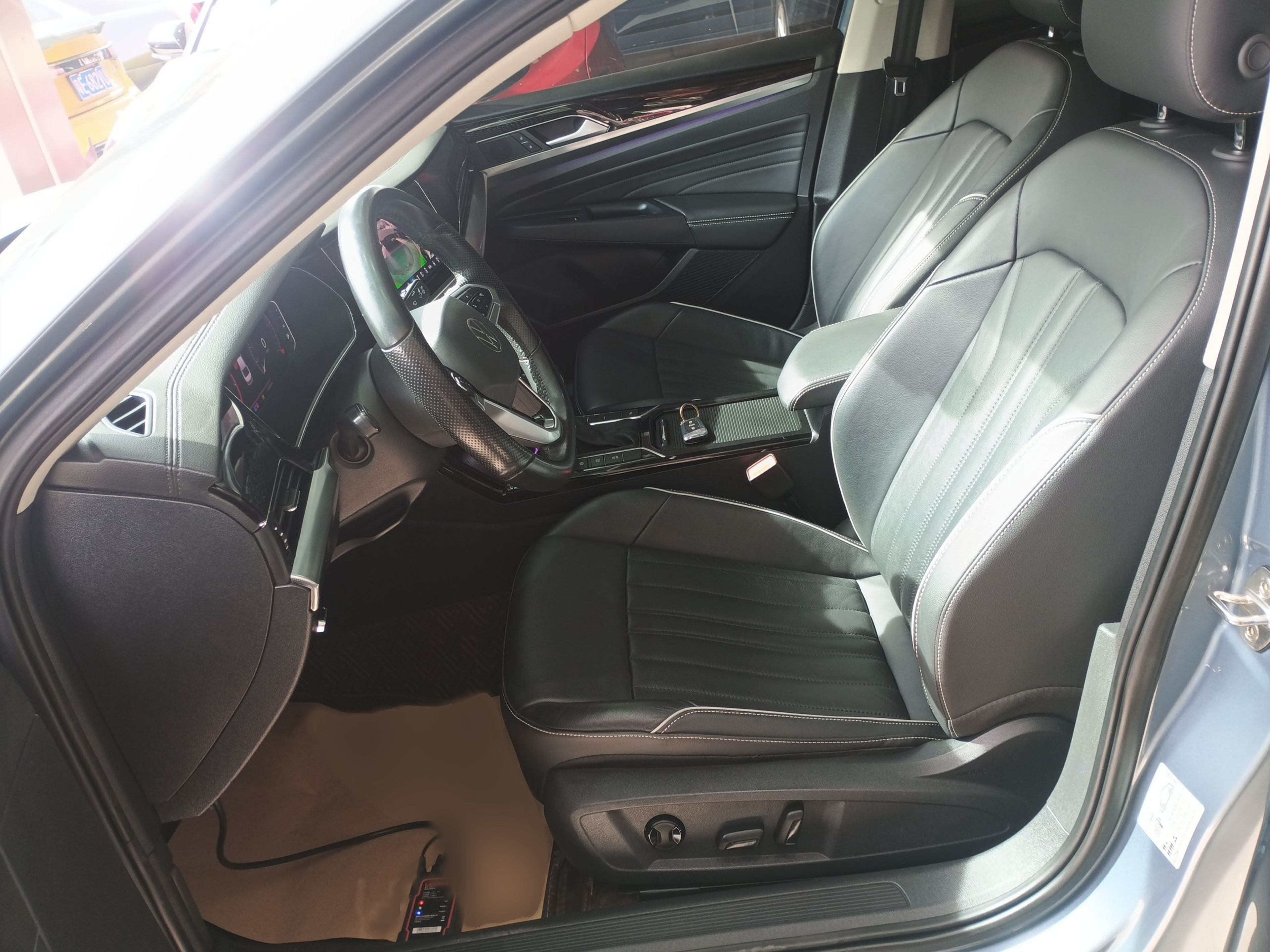 Переднее сиденье в автомобиле