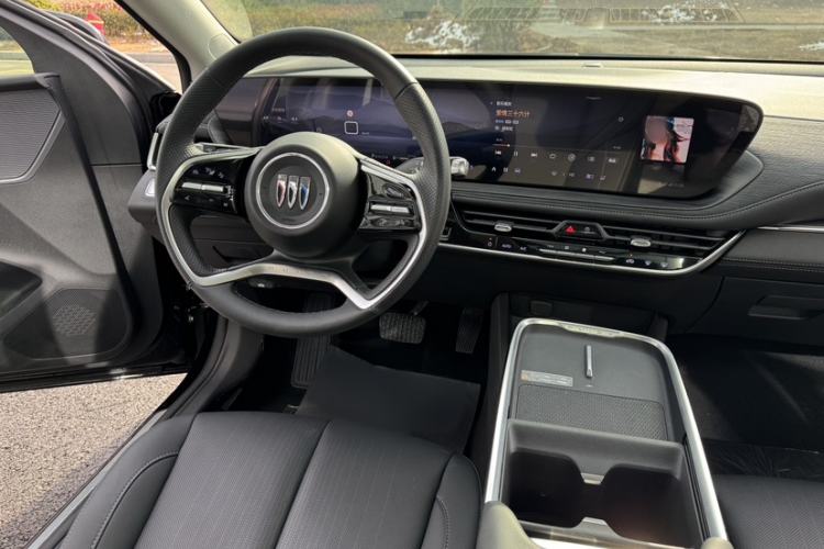 Used Buick LaCrosse 2025 28T Platinum Edition