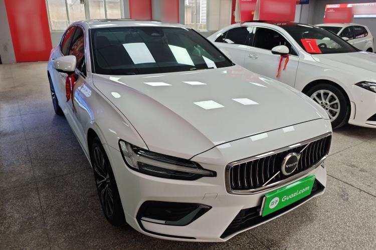 Used Volvo S60 2023 B4 Zhiyuan Luxury Edition
