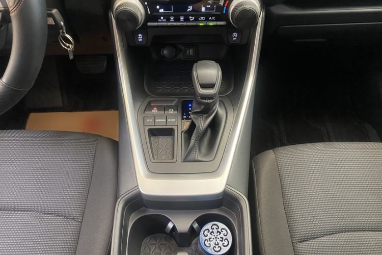 Used Toyota RAV4 2024 2.0L CVT Two-Wheel Drive Urban Edition
