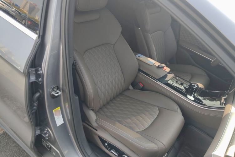 Used BYD Han 2022 DM-i 121KM Prestige Model
