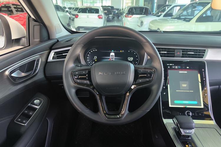 Used Roewe RX5 2023 PLUS 330TGI Automatic Trendsetting Smart Edition
