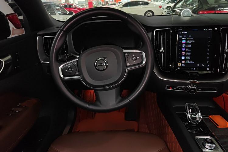 Used Volvo XC60 2024 B5 4x4 Smart Luxury Edition
