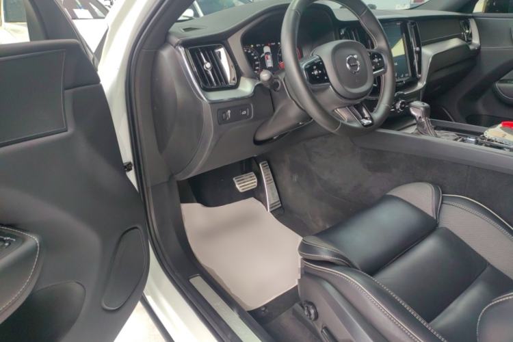 Used Volvo XC60 2020 T5 4x4 Smart & Dynamic Sport Edition
