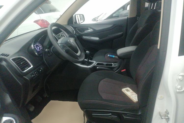 Used Baojun 560 2016 1.8L Manual Comfort Model