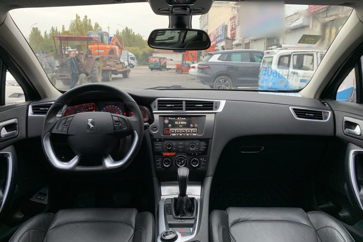 Used  6 2016 1.6T Luxury Edition THP160
