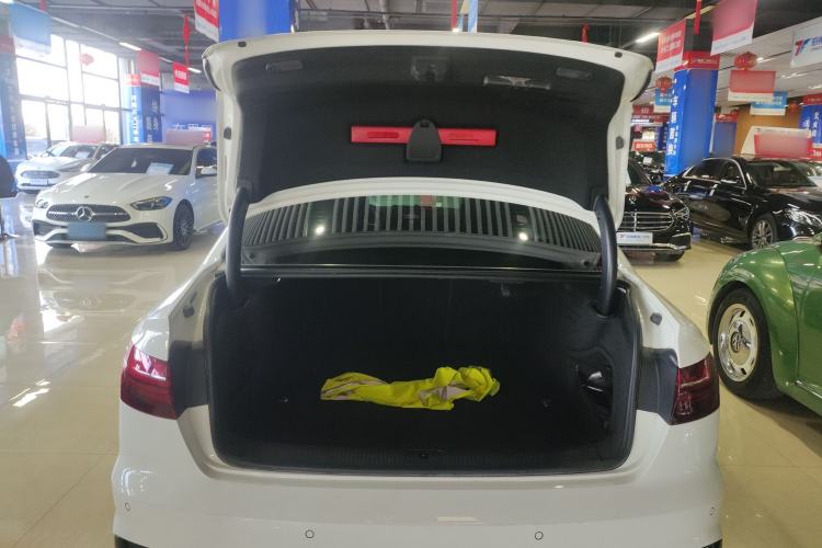 Used Audi A4L 2022 40 TFSI Luxury Dynamic Model