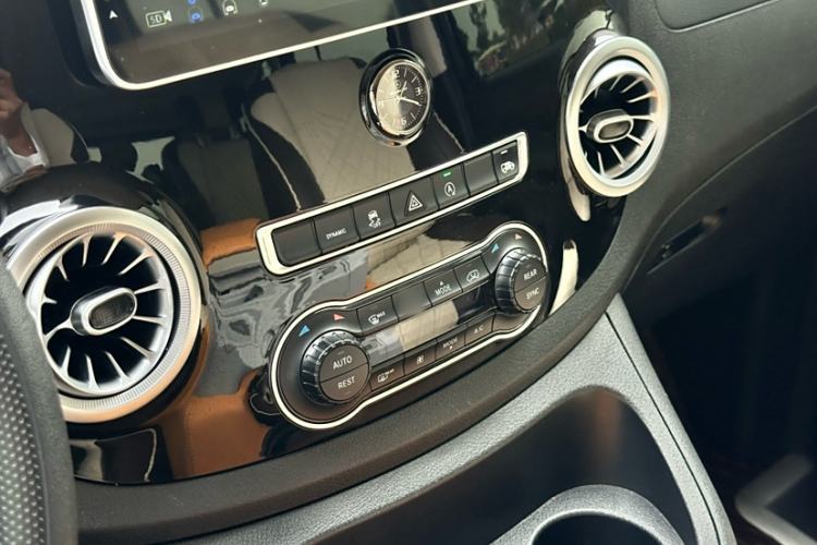 Used Mercedes-Benz Vito 2023 2.0T Elite Version 7 Seats