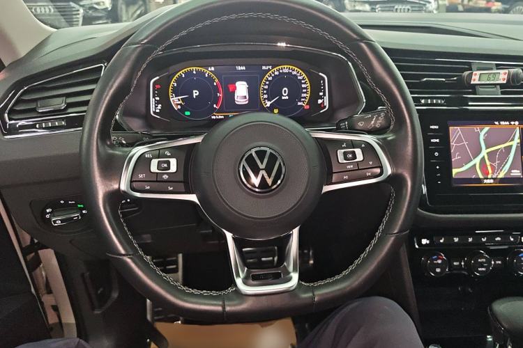 Used Volkswagen Tiguan L 2021 330TSI Automatic Two-Wheel Drive R-Line Enhanced Edition
