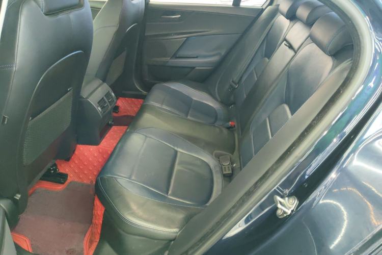 Used Jaguar XE 2018 2.0T 200 PS Two-Wheel-Drive R-Sport Sport Edition