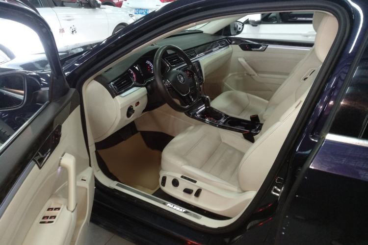 Used Volkswagen Passat 2016 380TSI DSG Ultimate Edition
