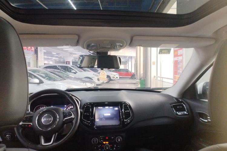 Used  Compass 2019 220T Automatic Family Edition
