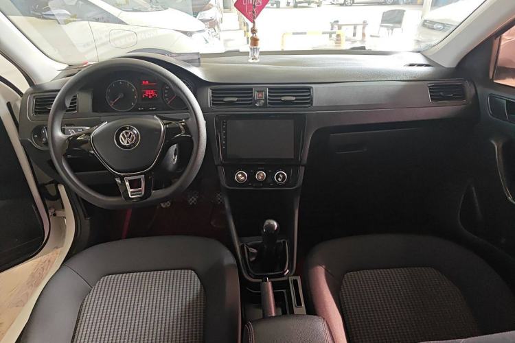 Used Volkswagen Santana 2016 1.6L Manual Fashion Edition
