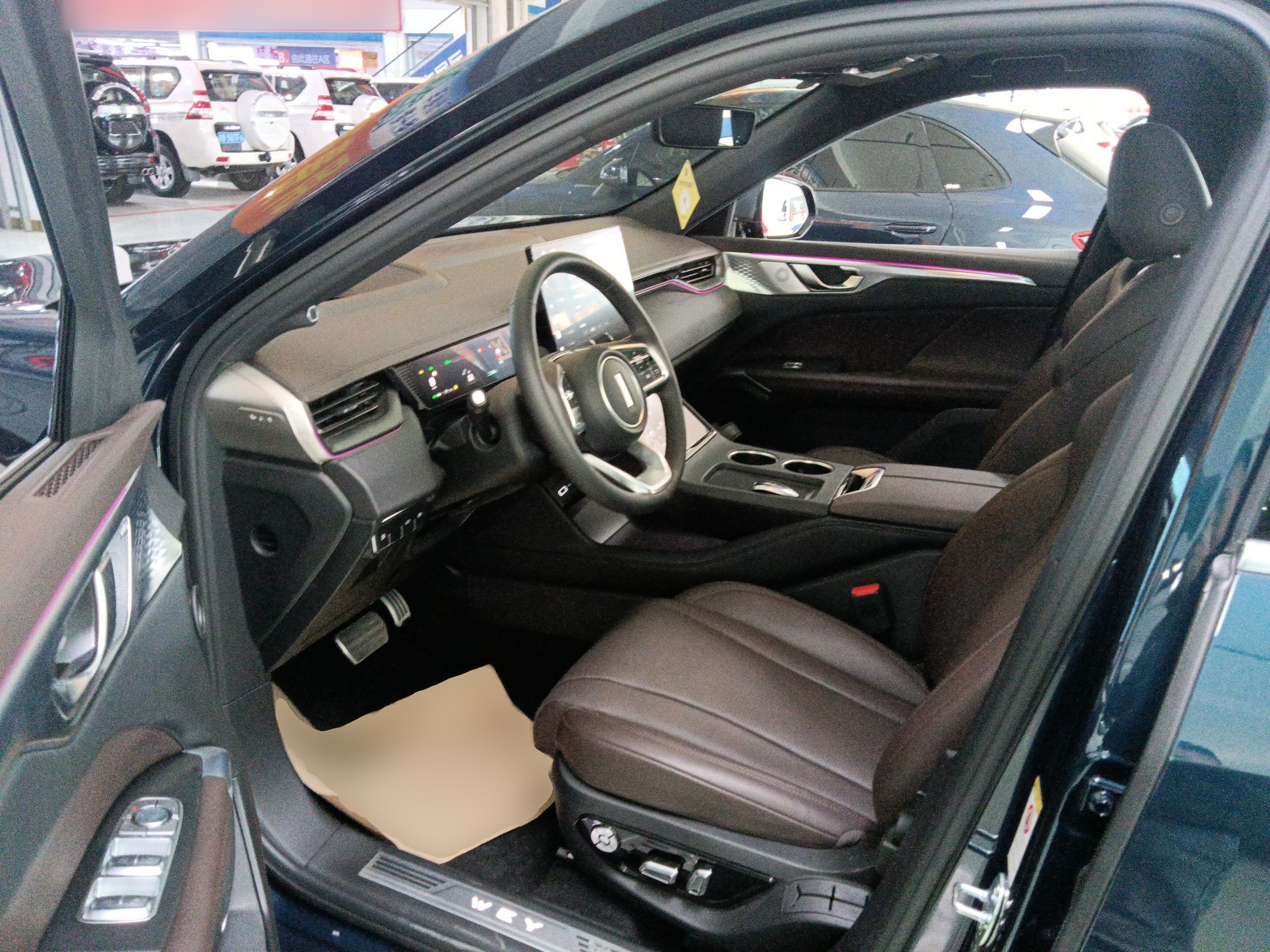 المقاعد الأمامية داخل السيارة