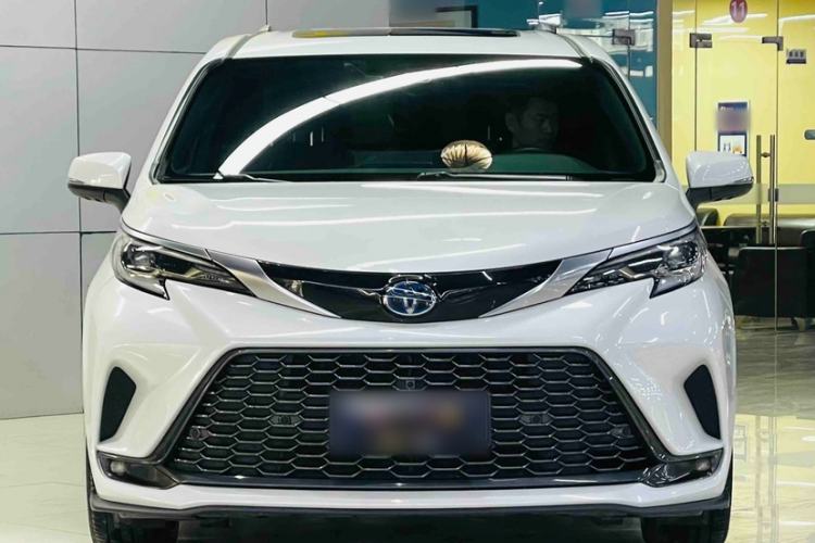 Used Toyota Granvia 2022 2.5L Hybrid Prestige Edition