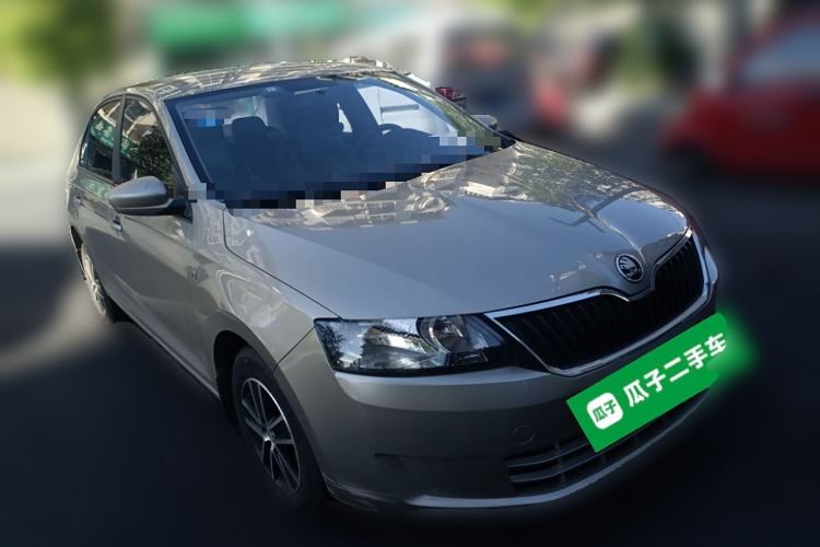 Used Skoda Rapid 2015 1.4L Manual Enjoyment Model

