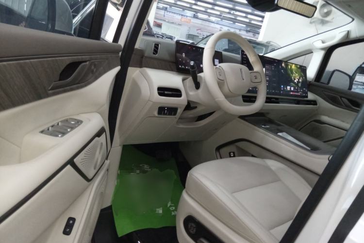 Used Wey Gaoshan 2025 Four-Wheel Drive Alpine 8