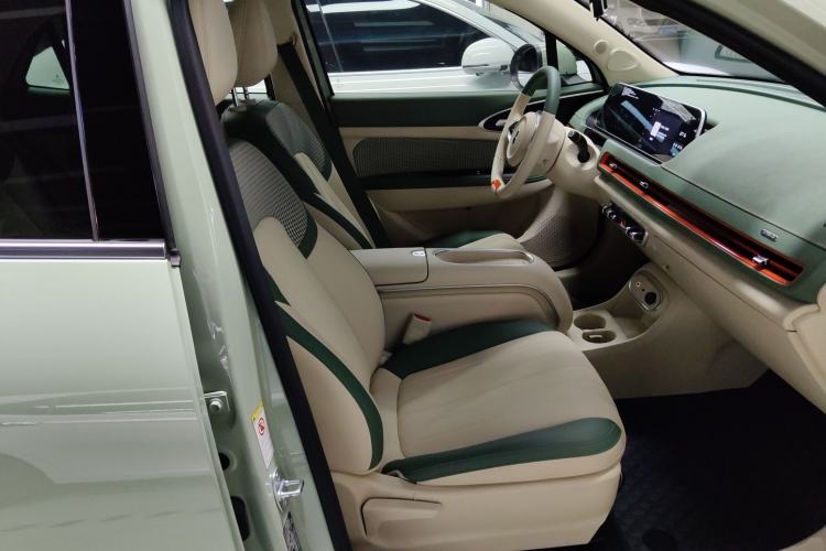 Used ORA Good Cat 2023 401 km Standard Range Luxury Version Lithium Iron Phosphate
