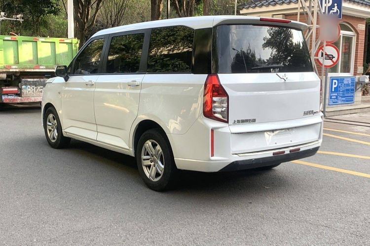 Used Wuling Hongguang PLUS 2019 1.5T Manual Standard Version 7 Seats
