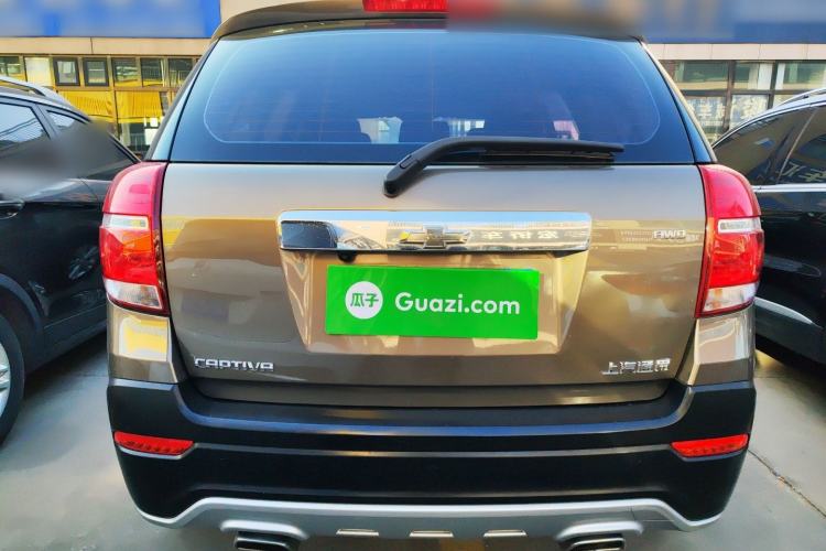 Used Chevrolet Captiva 2015 2.4L 4x4 Flagship Edition 7-Seater
