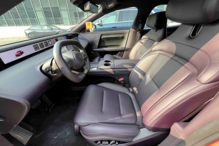 Used  06 2025 Max Extended-Range Edition