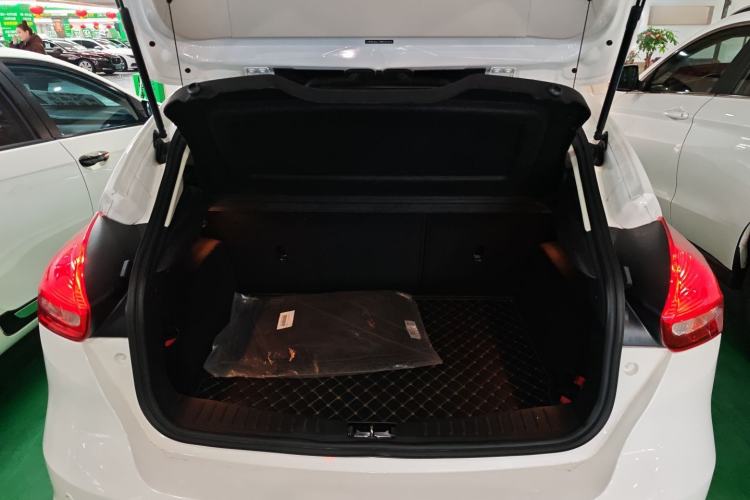 Used Ford Focus 2017 1.5T CTCC White and Black Limited Edition
