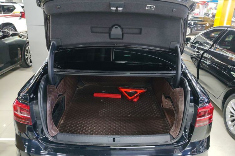 Used Volkswagen Phideon 2021 380TSI Luxury Edition
