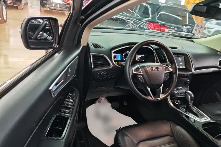 Used Ford Edge 2016 EcoBoost 245 Two-Wheel-Drive Titanium 7-Seater
