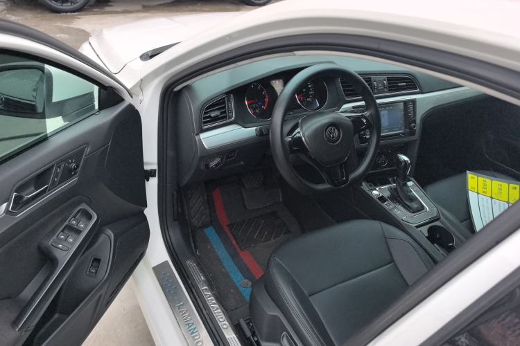 Used Volkswagen Lamando 2015 230TSI DSG Fashion Edition
