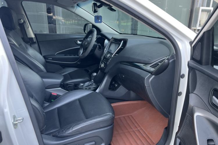 Used Hyundai Grand SantaFe 2013 3.0L 7-Seater 4x4 Flagship Edition