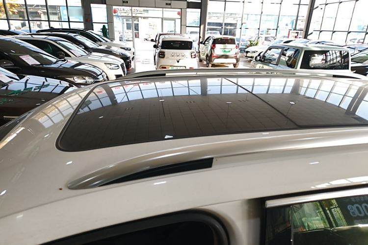 Used Volkswagen Tiguan L 2017 330TSI Automatic Two-Wheel Drive Luxury Edition
