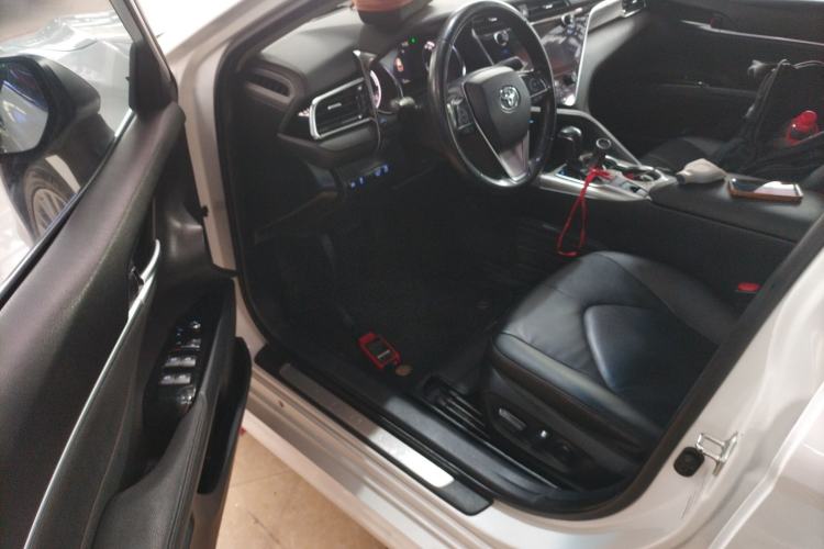 Used Toyota Camry 2019 Dual-Engine 2.5 HG Luxury Edition China VI Standard